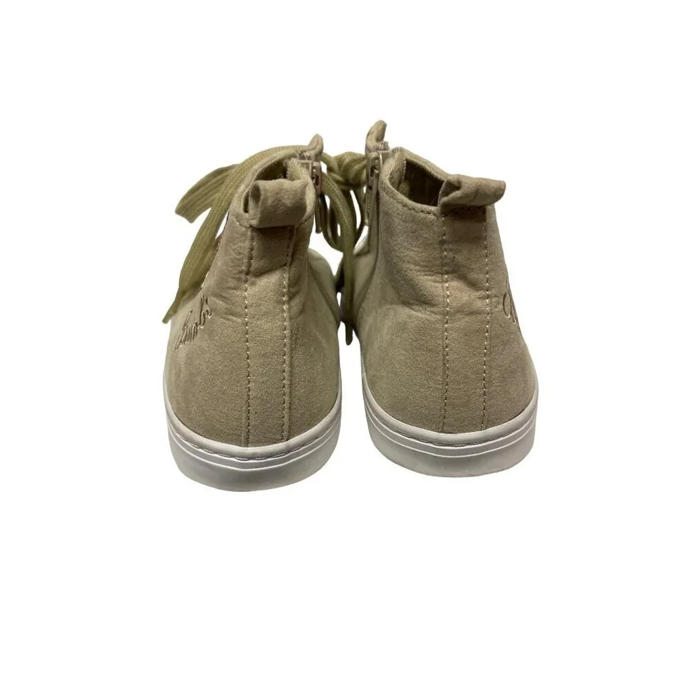 GAP lace up